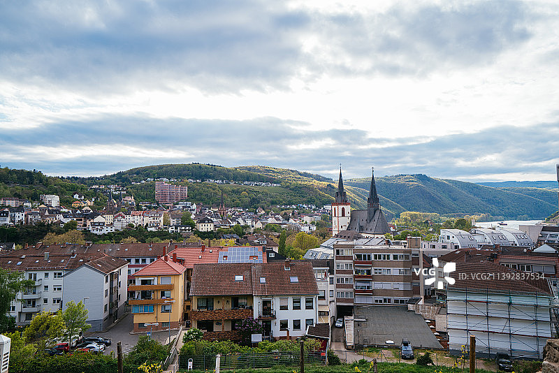 眺望德国莱茵河畔宾根城，宾根是莱茵河谷的起点图片素材