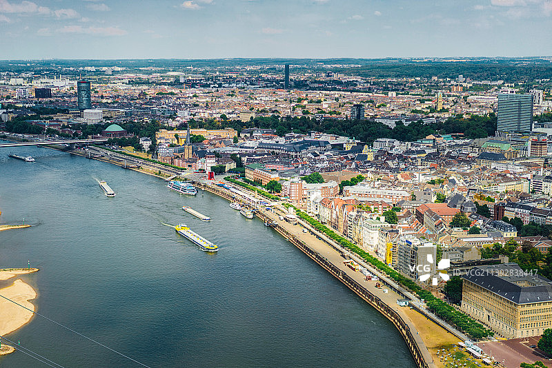 航拍德国莱茵河畔城市杜塞尔多夫风光图片素材