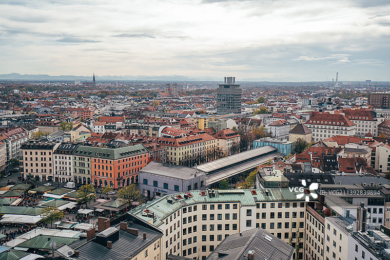 俯瞰德国慕尼黑市中心玛丽安广场全景风光图片素材