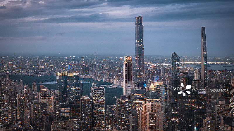 暮色曼哈顿中城和中央公园图片素材