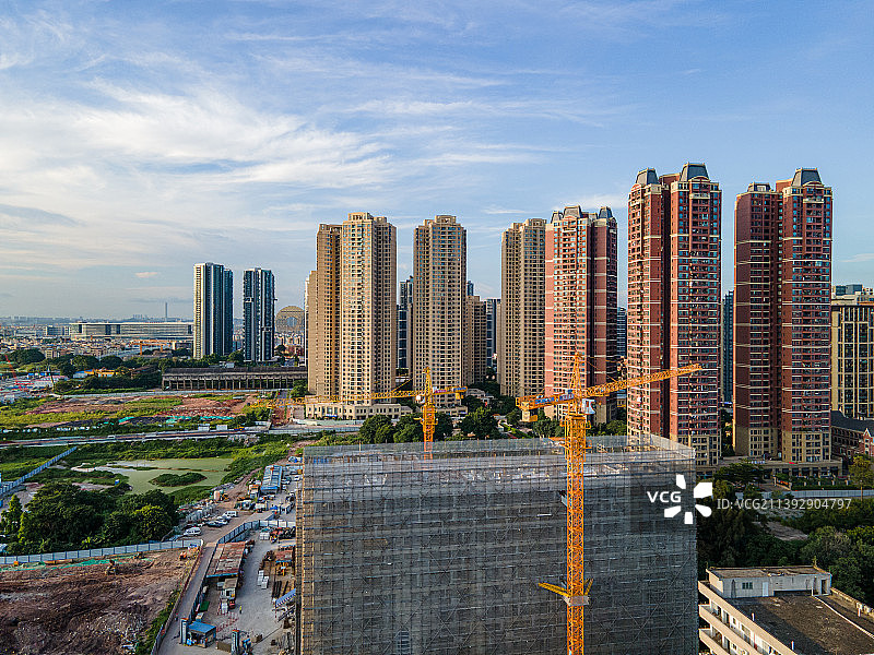 建设中的城市商品房商业住宅楼盘图片素材