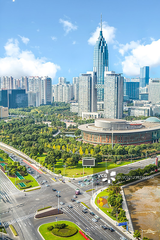 中国常州繁华的城市天际线图片素材