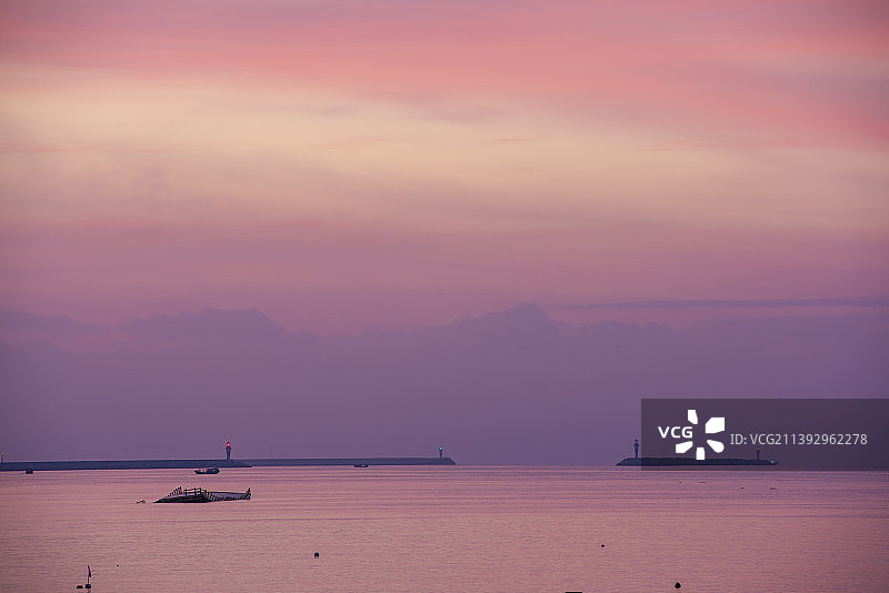 美丽的海南三亚大东海日出图片素材