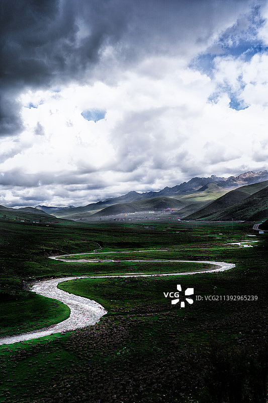 四川甘孜高原雪山青绕神山雅拉雪山图片素材