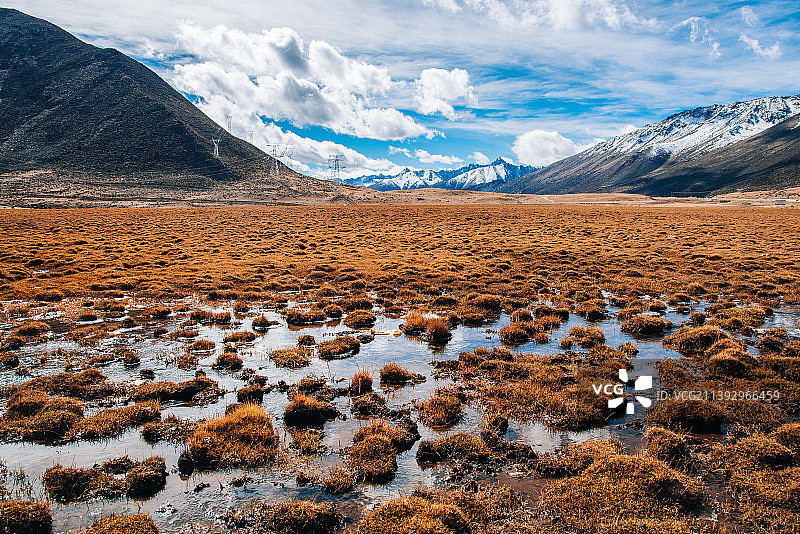 安久拉山口：位于西藏昌都，翻越了垭口，也就由怒江流域进入了生长传奇与神话的雅鲁藏布江流域图片素材
