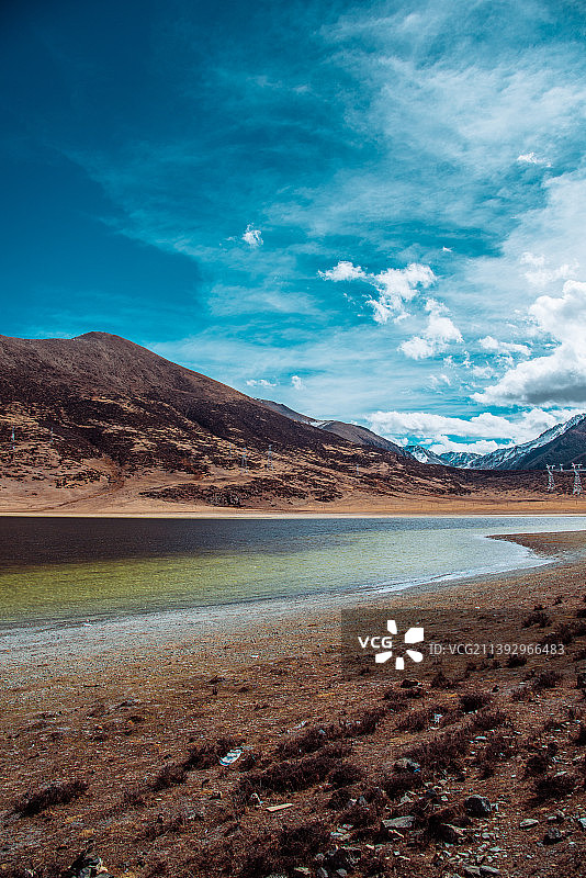 安久拉山口：位于西藏昌都，翻越了垭口，也就由怒江流域进入了生长传奇与神话的雅鲁藏布江流域图片素材