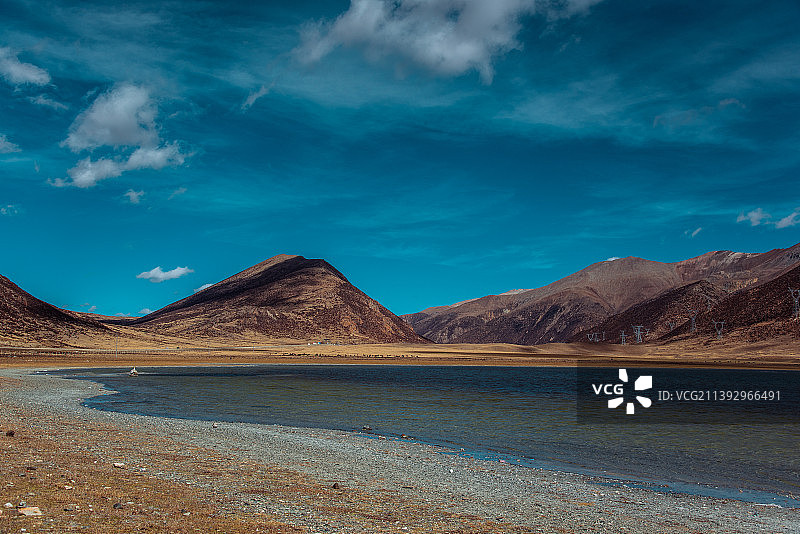 安久拉山口：位于西藏昌都，翻越了垭口，也就由怒江流域进入了生长传奇与神话的雅鲁藏布江流域图片素材