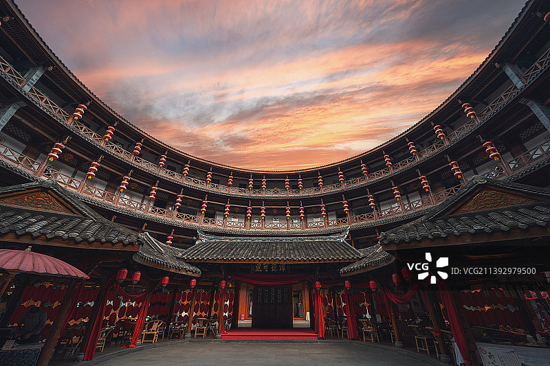 成都洛带古镇博客楼客家土楼夕阳图片素材