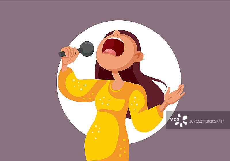 妇女手持麦克风高声歌唱图片素材