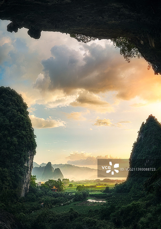 洞天田园喀斯特地貌山形图片素材