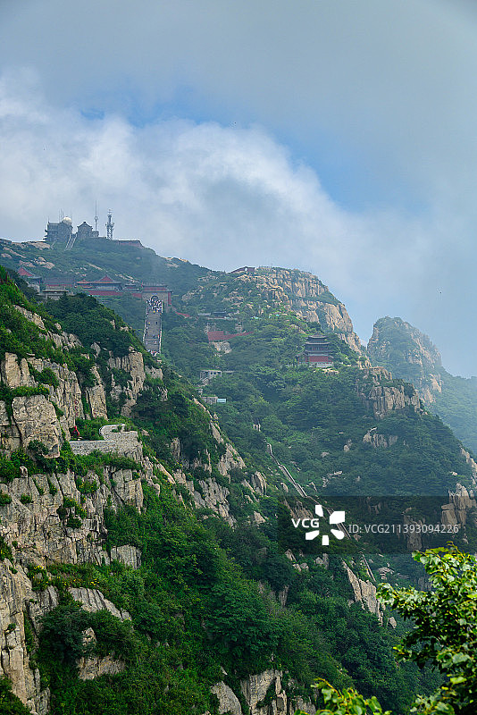 “五岳之首”、“天下第一山”之称，山东泰安泰山，世界文化与自然双重遗产图片素材