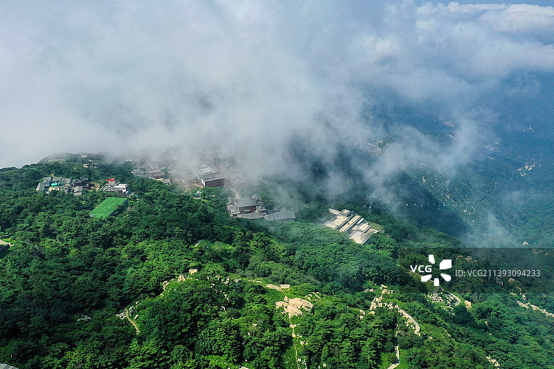 “五岳之首”、“天下第一山”之称，山东泰安泰山，世界文化与自然双重遗产图片素材