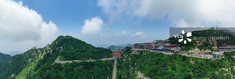 “五岳之首”、“天下第一山”之称，山东泰安泰山，世界文化与自然双重遗产图片素材