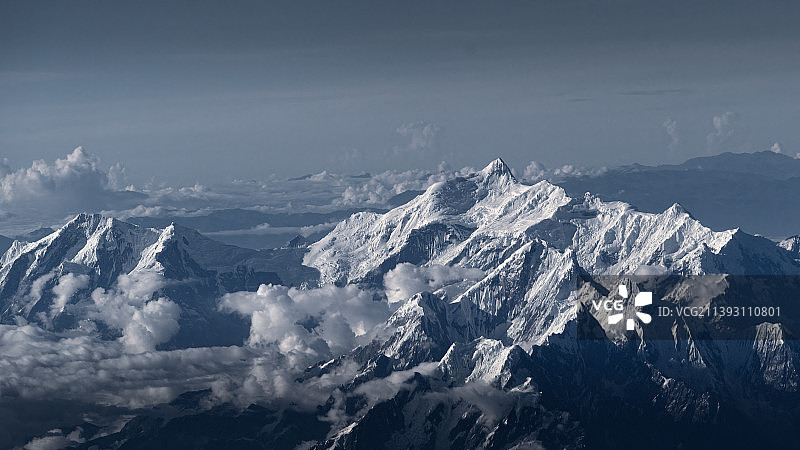 飞机上的南迦巴瓦峰图片素材