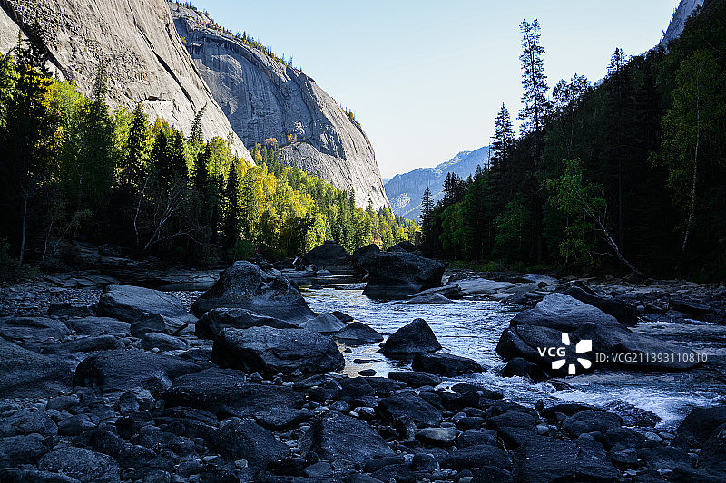 额尔齐斯河左岸图片素材