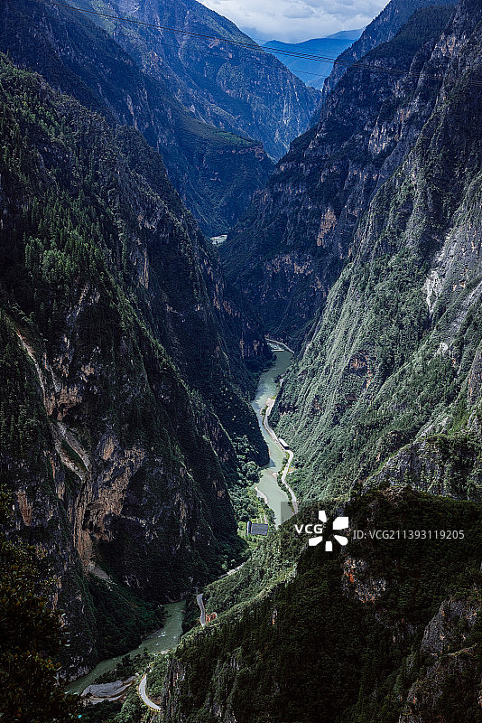 云南香格里拉大峡谷自然风光图片素材
