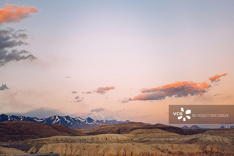 中国西藏扎达土林地貌风光图片素材