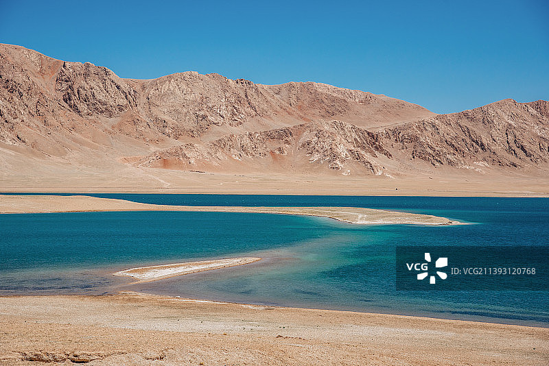 中国西藏雅根措高原湖泊风光图片素材