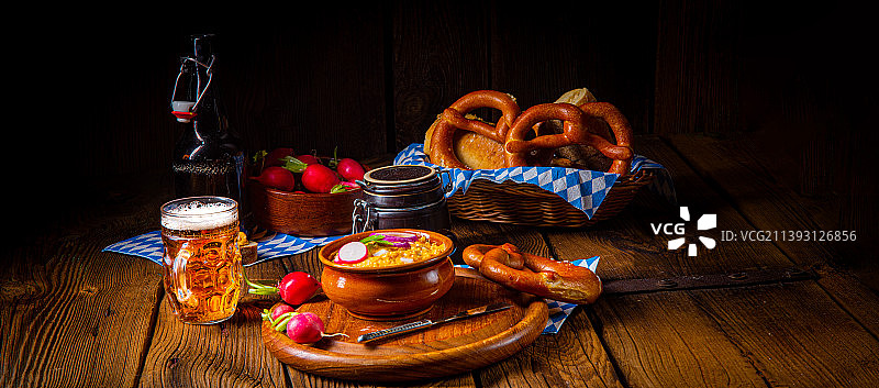 乡村巴伐利亚奥巴兹达配萝卜洋葱图片素材