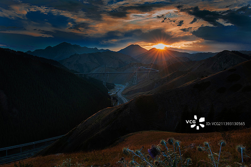 果子沟大桥图片素材