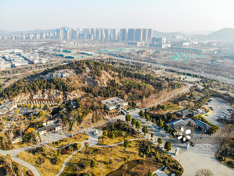 航拍江苏徐州龟山汉墓 九里山两汉文化旅游区龟山景区图片素材
