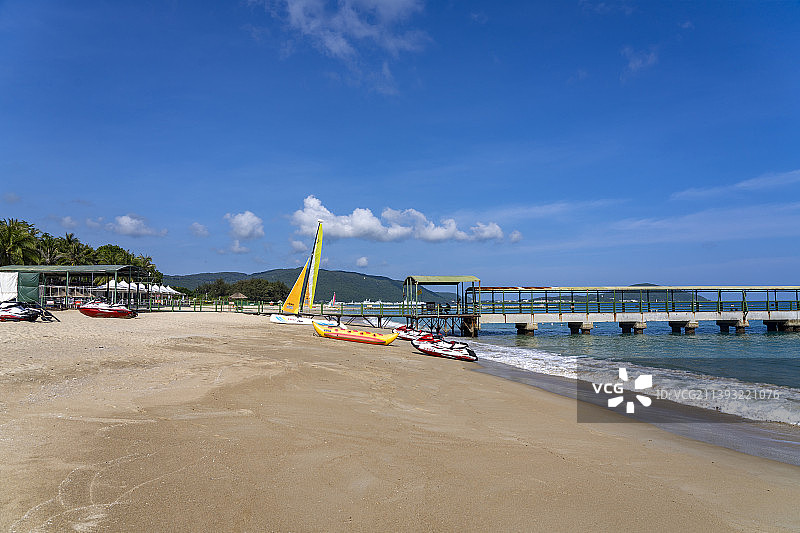 三亚亚龙湾海底世界沙滩图片素材