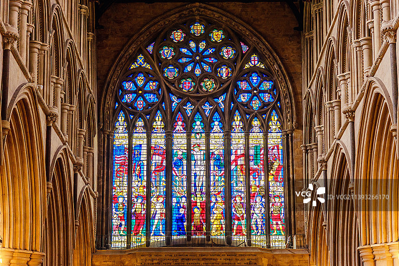 英格兰赫特福德郡圣奥尔本斯大教堂花窗图片素材