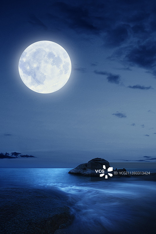 满月,海滩,戏剧性的景观图片素材