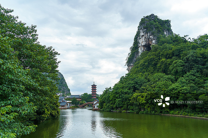 广西桂林漓江两江四湖木龙湖景区木龙塔图片素材