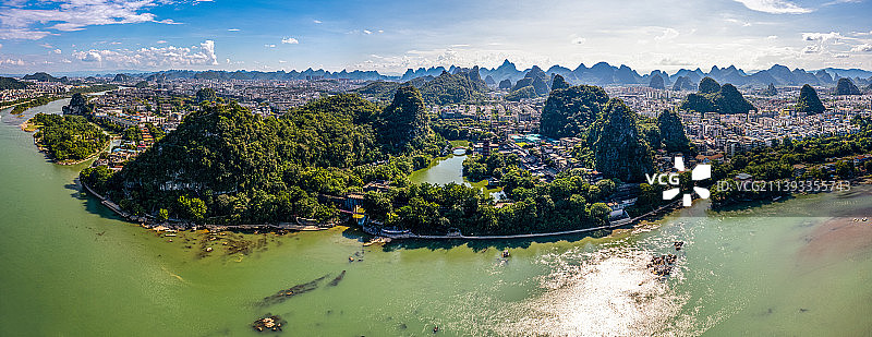广西桂林漓江两江四湖木龙湖景区木龙塔图片素材