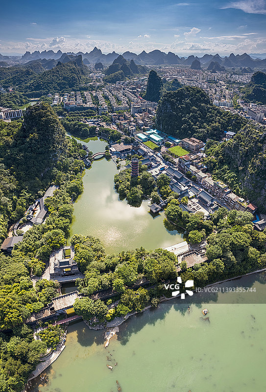 广西桂林漓江两江四湖木龙湖景区木龙塔图片素材