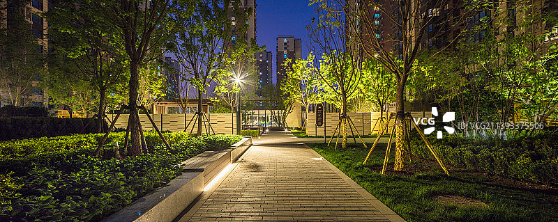 小区园林夜景图片素材