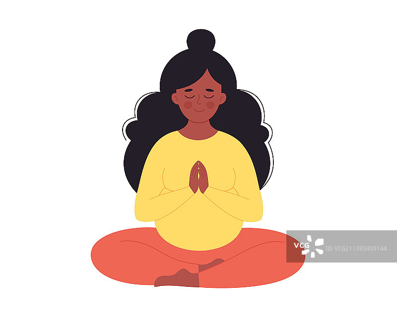 莲花姿势冥想的黑人孕妇图片素材