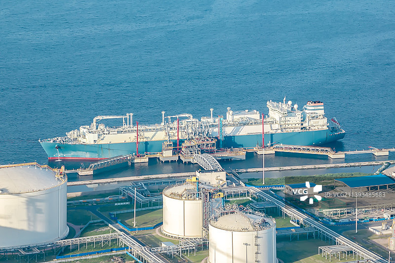 航拍LNG码头图片素材