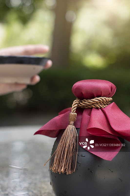 酒壶倒酒喝酒容器酒文化图片素材