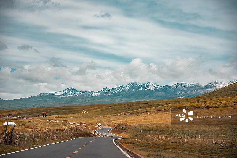 在路上的故事图片素材