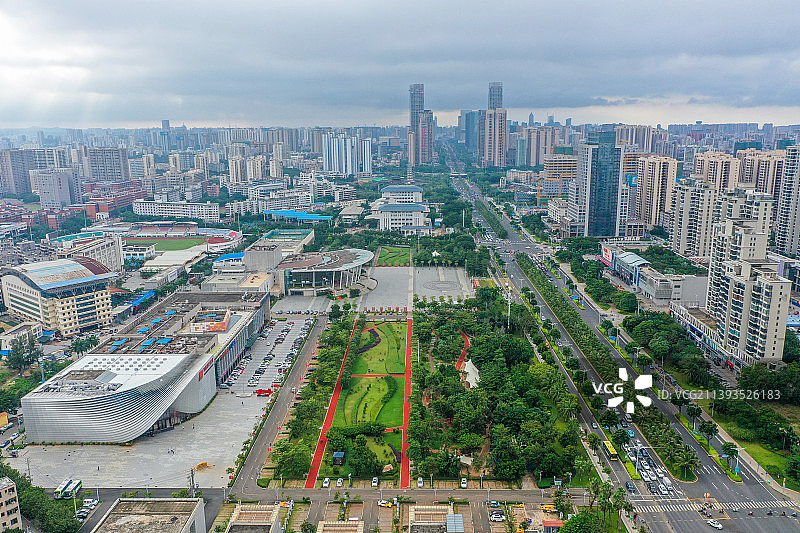 航拍海南海口国兴大道文体公园城市风光图片素材