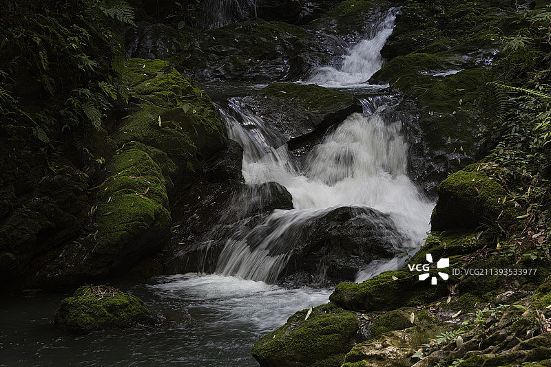 重庆五A级风景区万盛黑山谷的山涧溪流图片素材