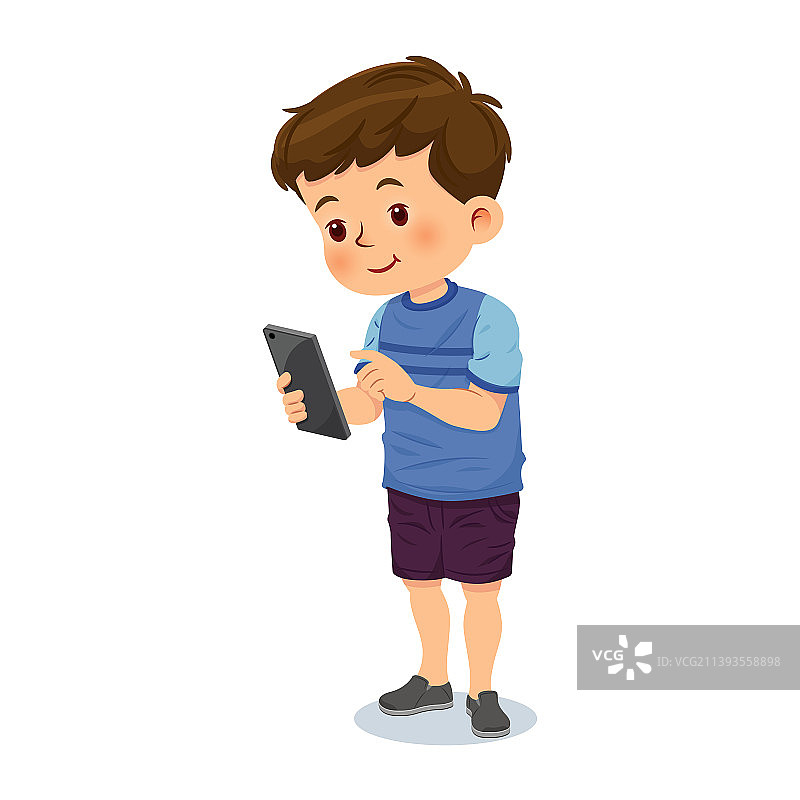 可爱的小男孩使用手机图片素材