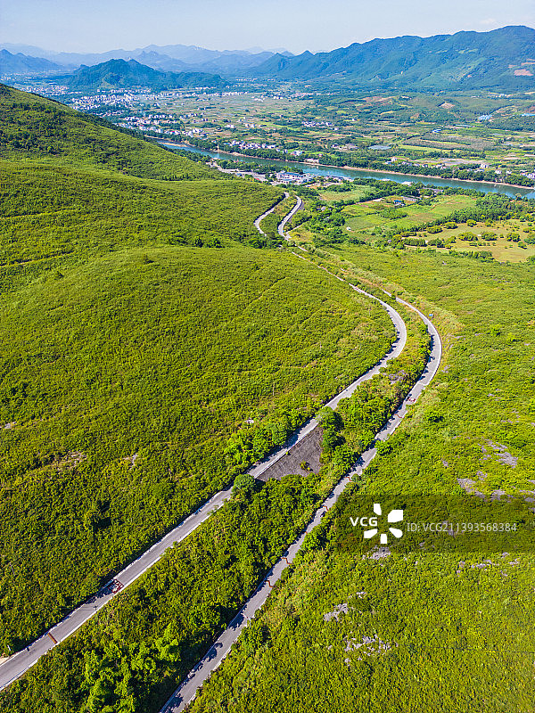 航拍桂林磨盘山公路图片素材