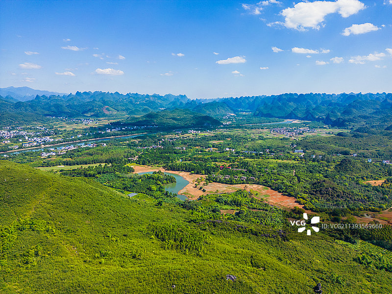 桂林磨盘山顶上的风光图片素材