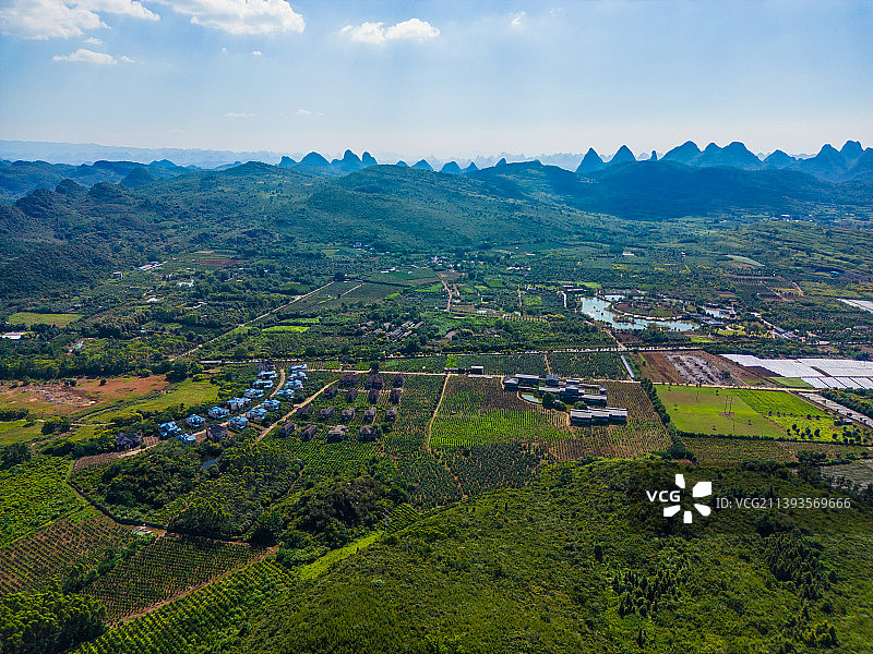 桂林磨盘山顶上的风光图片素材