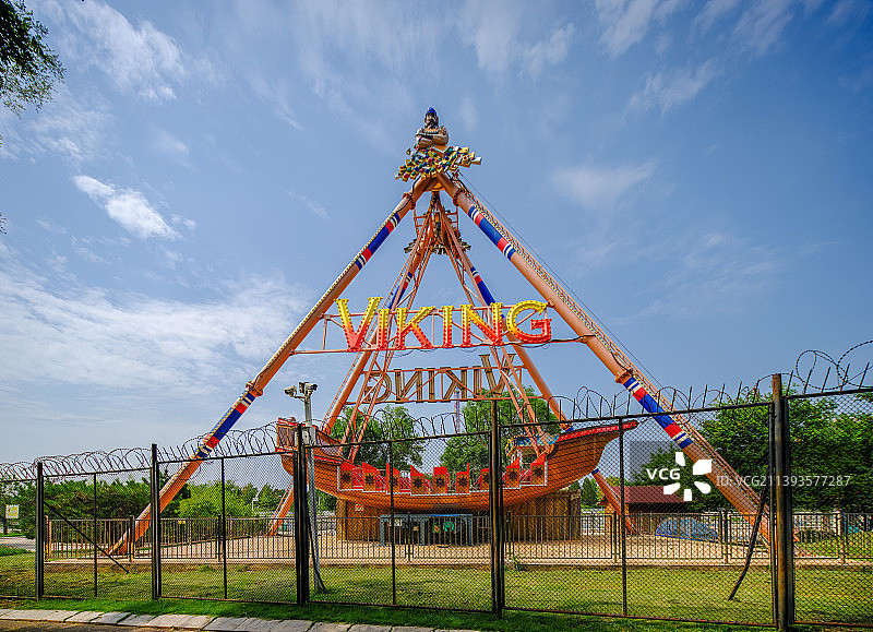 中国山东济南国际园博园欢乐世界海盗船图片素材