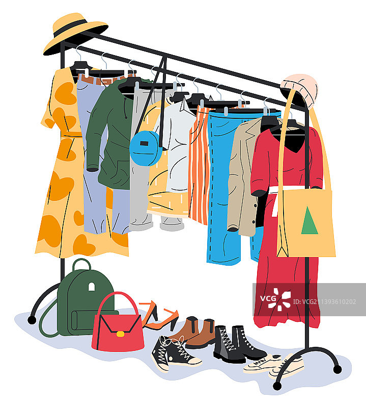 挂在衣架上的衣服和配饰图片素材