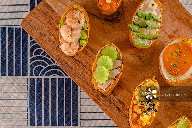 花式稻荷寿司食物静物特写图片素材