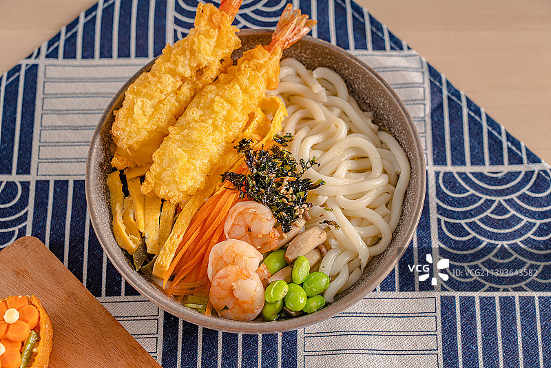 天妇罗虾仁乌冬面图片素材