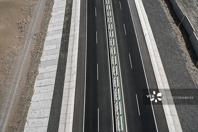荒漠戈壁公路图片素材