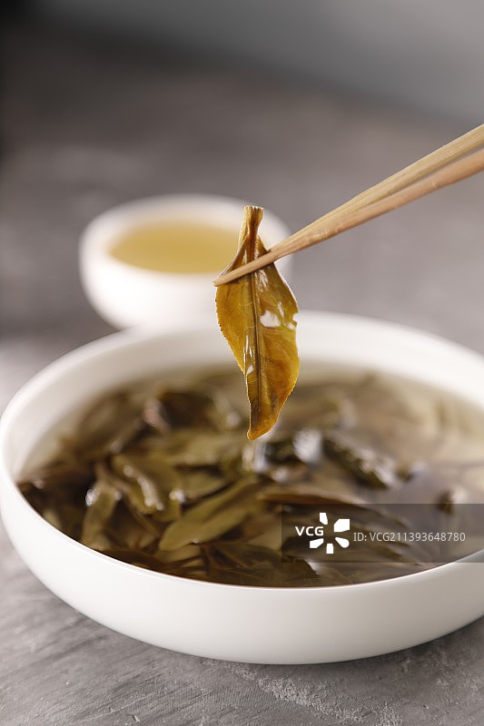 普洱茶生茶茶饼叶底茶汤图片素材