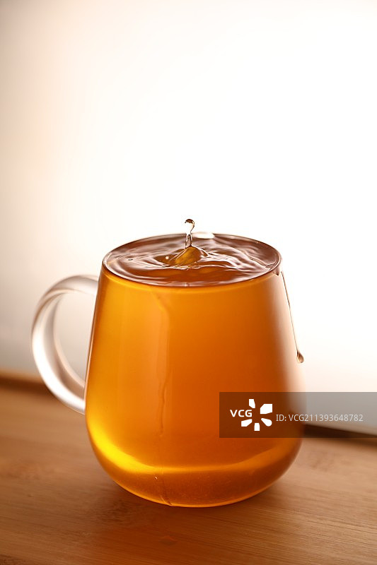 普洱茶生茶茶饼叶底茶汤图片素材