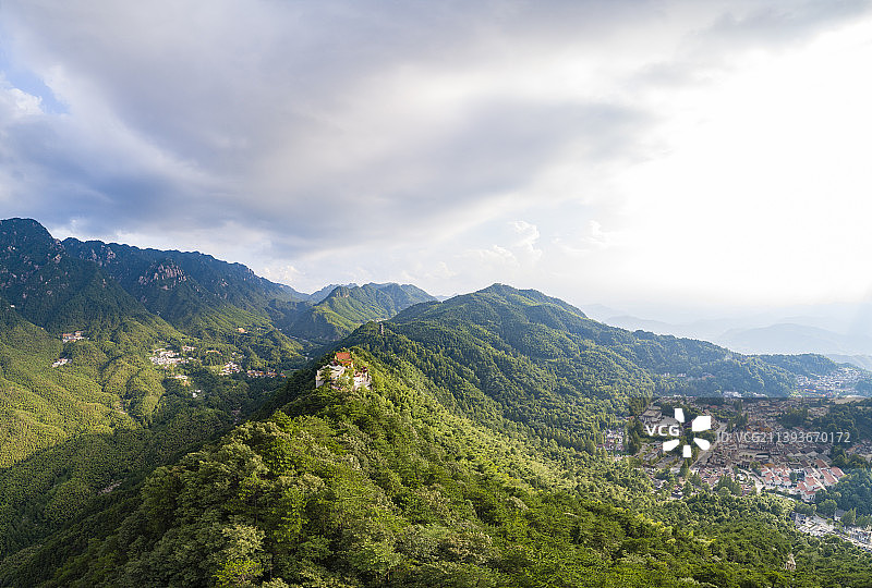 航拍中国安徽省池州市青阳县九华山地质公园图片素材